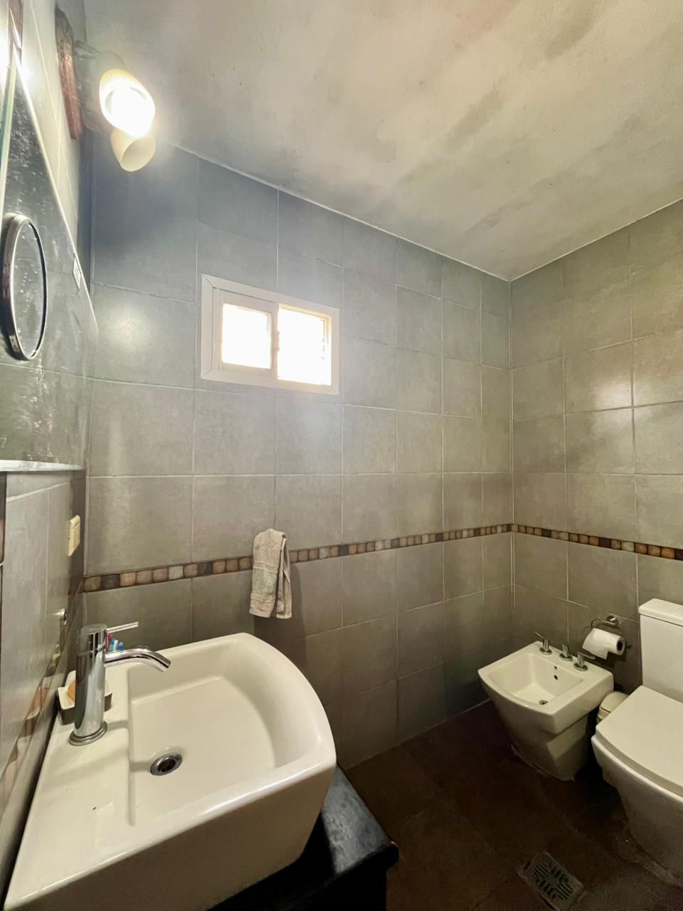 Imagen de la propiedad CASA EN VENTA CON TERRENO CALLE CHURRARIN 3200